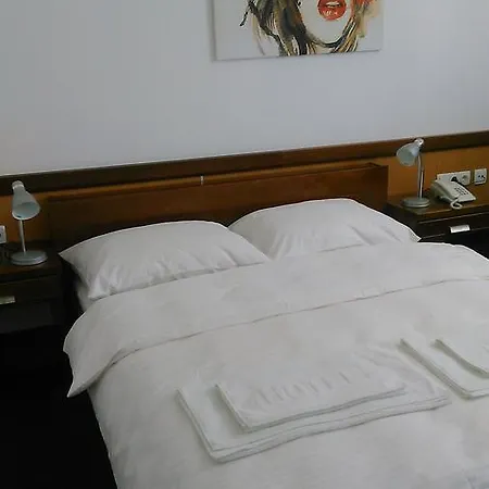 Salon Nina Bed & Breakfast 3*